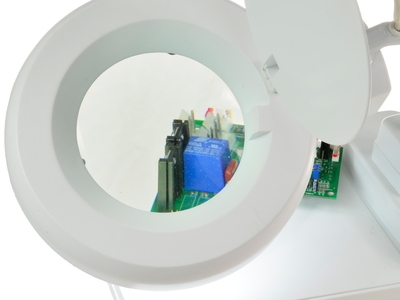 Lampa Lupa z podświetleniem na podstawce 118066D
